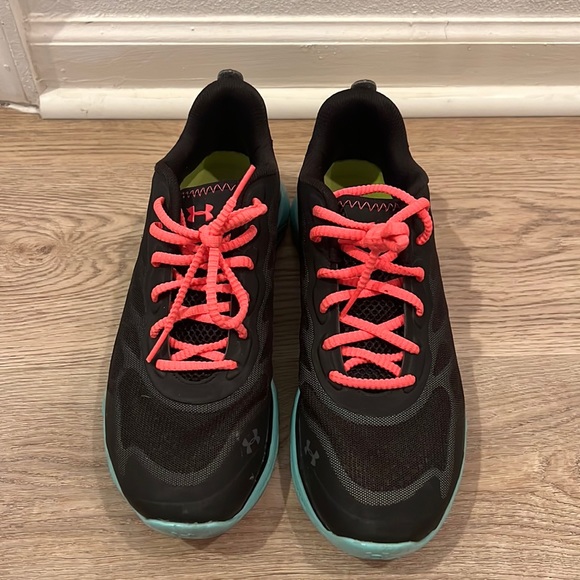 Under Armour Spine. - Picture 1 of 4